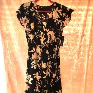 Summer dress with flare sleeves